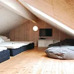 בית נופש Seven-bedroom With A Hot Tub 03 Tranekær
