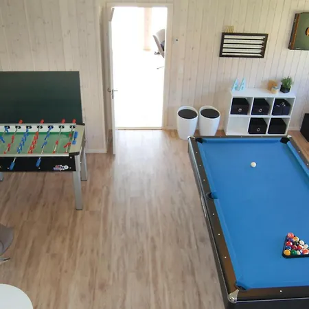 Seven-bedroom Tranekaer With A Hot Tub 03 Ferienhaus