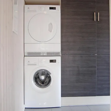 Seven-bedroom Tranekaer With A Hot Tub 03