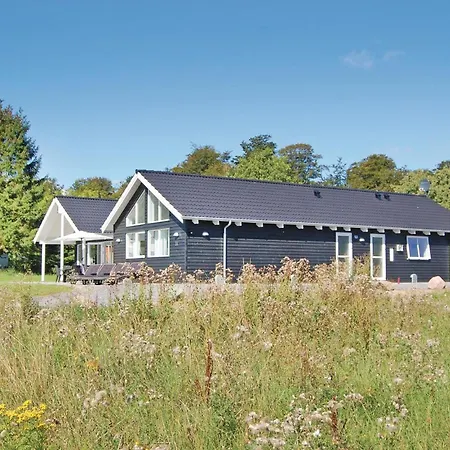 Seven-bedroom Tranekaer With A Hot Tub 03 Ferienhaus *