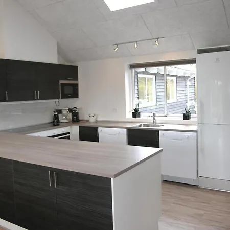 Seven-bedroom Tranekaer With A Hot Tub 03 *