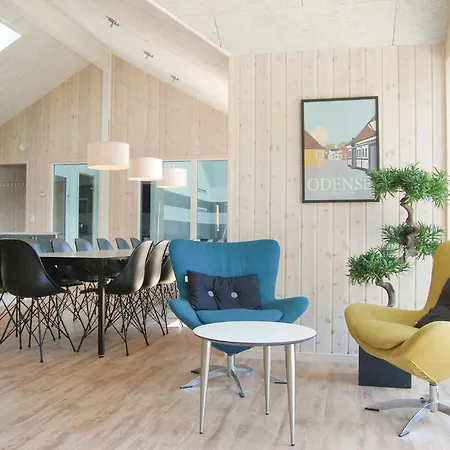 Seven-bedroom Tranekaer With A Hot Tub 03 Tranekær