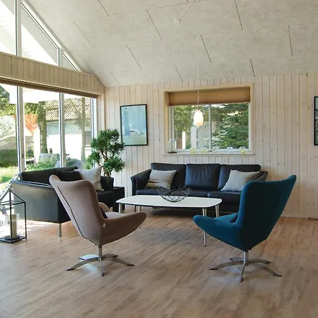 Seven-bedroom Tranekaer With A Hot Tub 03 Hébergement de vacances Tranekær