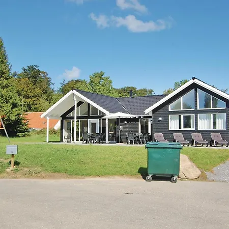 Seven-bedroom Tranekaer With A Hot Tub 03 *