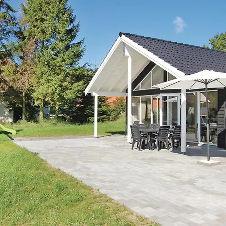 Seven-bedroom Tranekaer With A Hot Tub 03 Tranekær