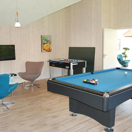 Seven-bedroom Tranekaer With A Hot Tub 03 * Tranekær