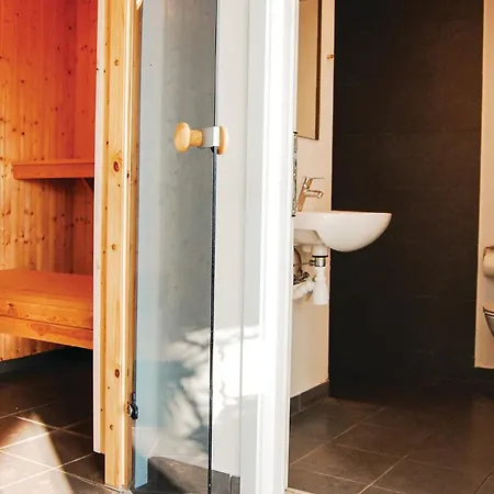 Seven-bedroom Tranekaer With A Hot Tub 03 Tranekær