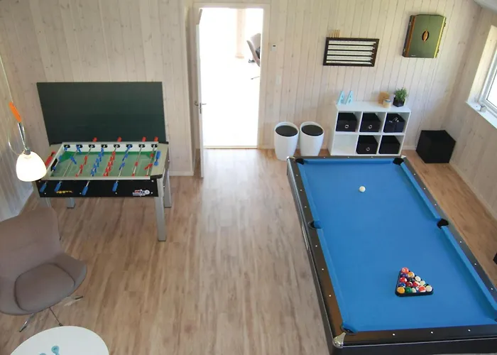 Seven-bedroom With A Hot Tub 03 Holiday home