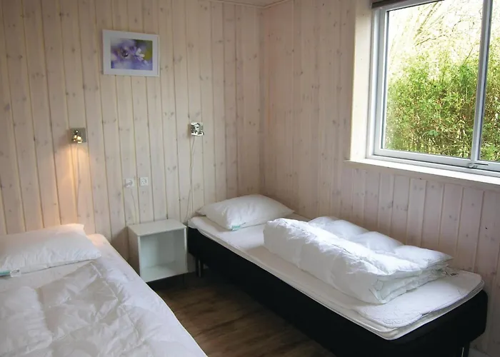 Seven-bedroom With A Hot Tub 03 Holiday home Tranekaer