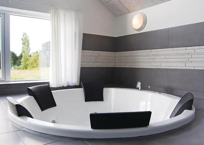 Holiday home Seven-bedroom With A Hot Tub 03 Tranekaer