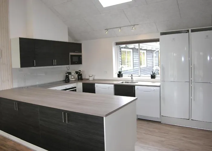 Seven-bedroom With A Hot Tub 03 *