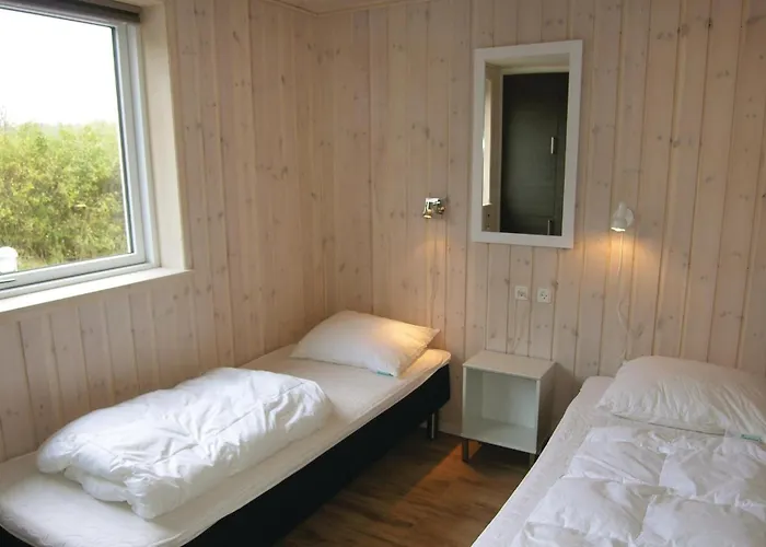 Seven-bedroom With A Hot Tub 03 Holiday home