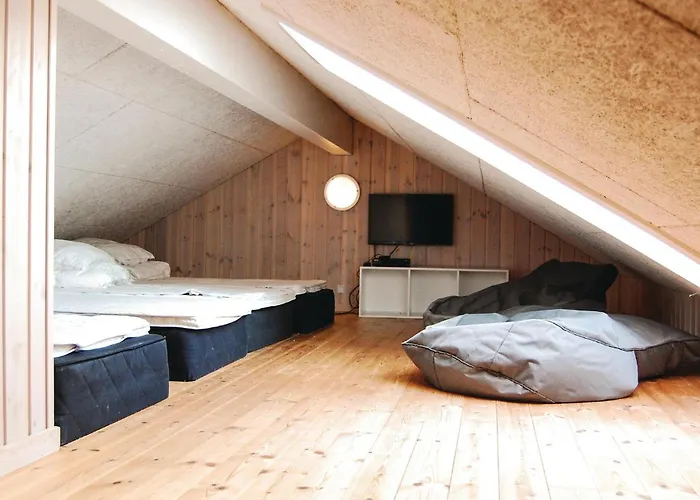 Holiday home Seven-bedroom With A Hot Tub 03 Tranekaer