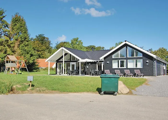Seven-bedroom With A Hot Tub 03 *